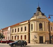 Ученици и професори Економске школе прослављају годишњицу рада А.Д.О. „Будућност“