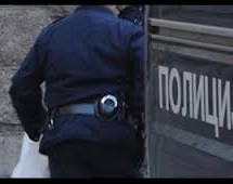 ПРИВЕДЕНЕ ДВЕ ОСОБЕ ЗБОГ ДРОГЕ