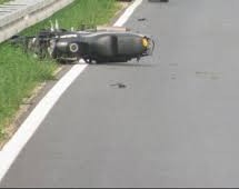 У СИНОЋНОЈ САОБРАЋАЈНОЈ НЕСРЕЋИ ПОВРЕЂЕНА ДВА ЛИЦА