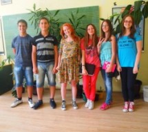 СТУДЕНТИ ИЗ ИНОСТРАНСТВА ДРЖЕ БЕСПЛАТНЕ ЧАСОВЕ СТРАНИХ ЈЕЗИКА