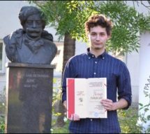 КЊИГА „ОТИЦАЊА“ ОГЊЕНА ОБРАДОВИЋА НА 61. САЈМУ КЊИГА У БЕОГРАДУ