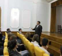 ГЛУМАЦ ТИХОМИР АРСИЋ ОДРЖАО ИСТОРИЈСКИ ЧАС У ГОРЊОМИЛАНОВАЧКОЈ ОПШТИНИ