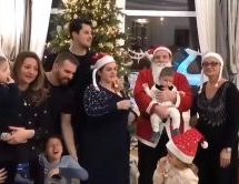 Богољуб Kарић као Деда Мраз честитао Српску Нову годину